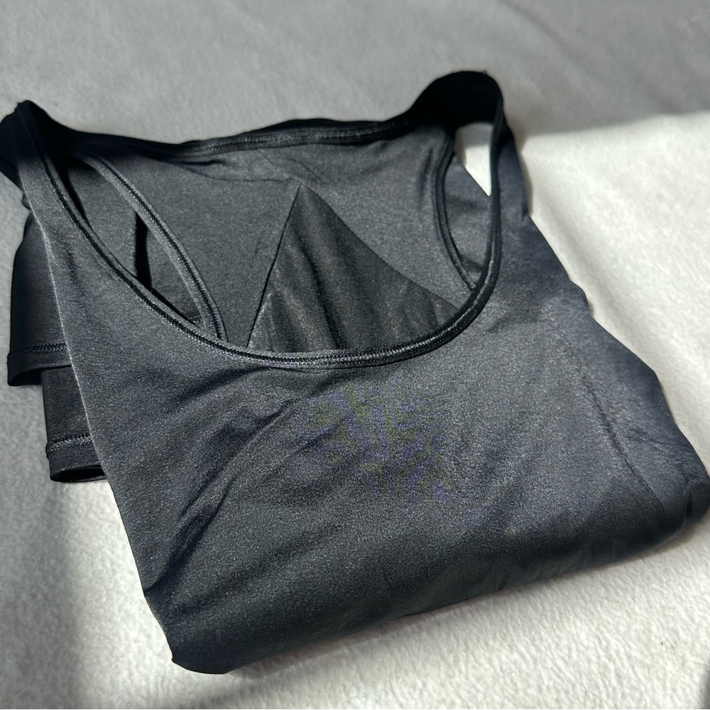 Lululemon Athletica NWT Women’s Essential Pleated Racerback Tank Black, size 8 - Picture 9 of 16